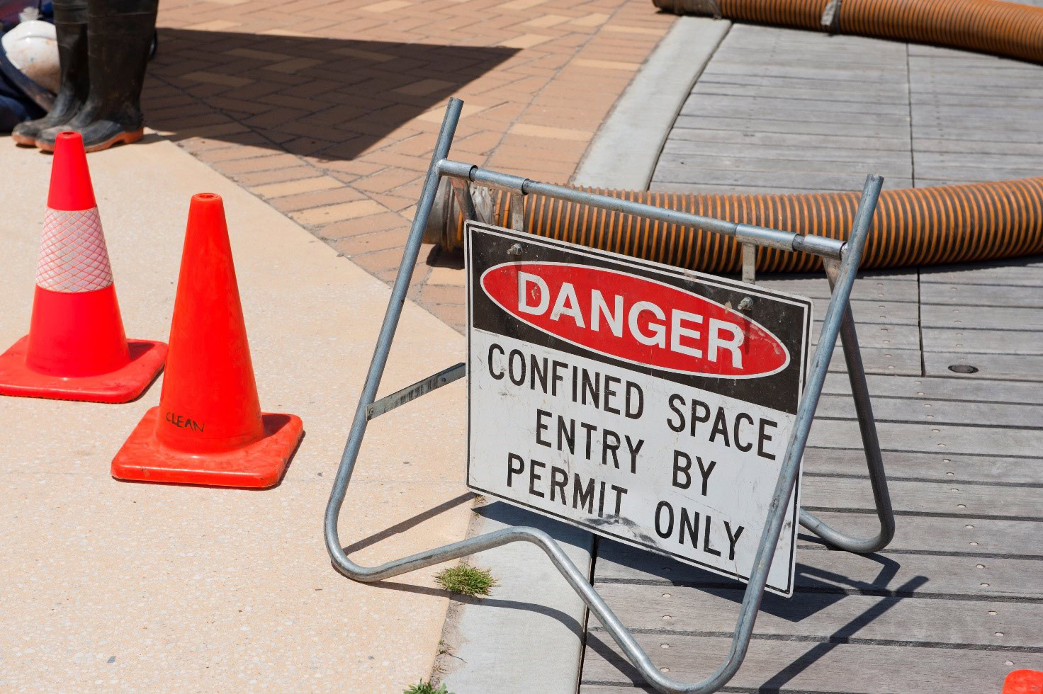 working inside confined space precautions Working inside a confined space area confined space hazards can include 1 comment on confined spaces require adequate safety procedures and protocol. working inside confined space precautions Working inside a confined space area confined space hazards can include 1 comment on confined spaces require adequate safety procedures and protocol.